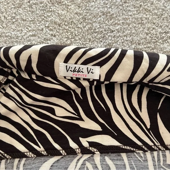 Vikki Vi Zebra Animal Print Collared Button Up Blouse Black & Cream Medium - Picture 5 of 10